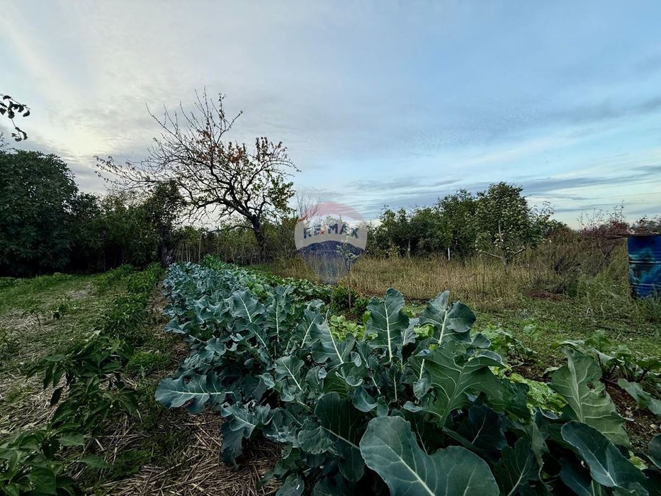 Парцел с потенциал за жилищно строителство за продажба, гр. Балчик, Я
