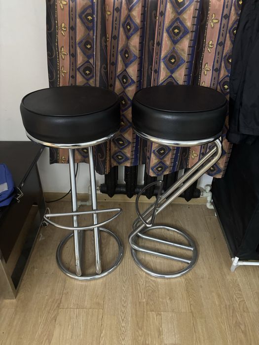 Продам стулья барные