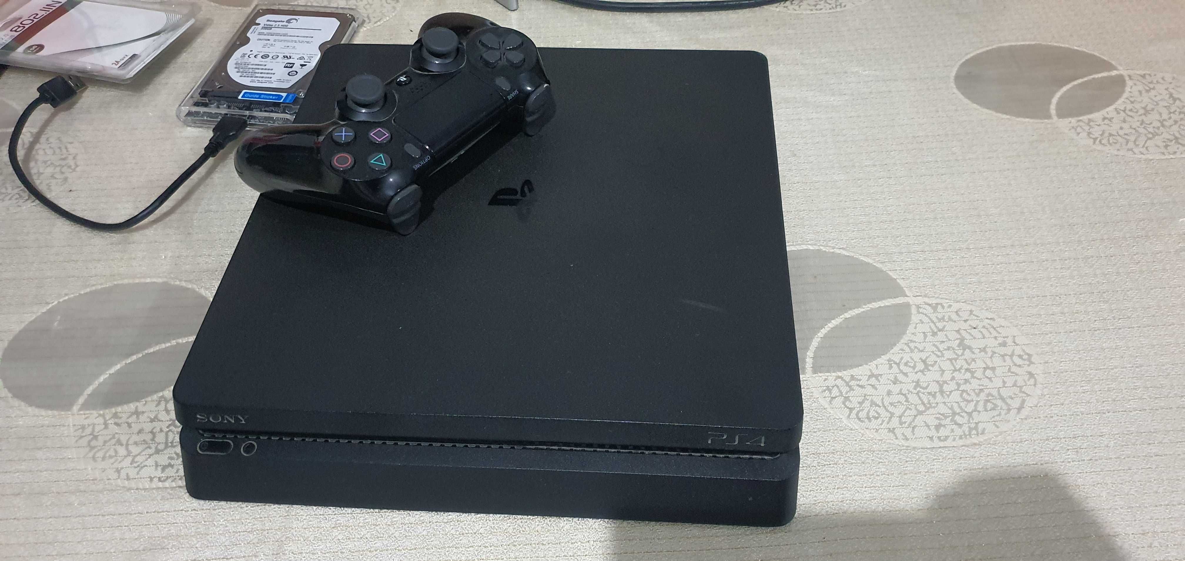 Playstation 4 sotiladi orginal pulti bor.