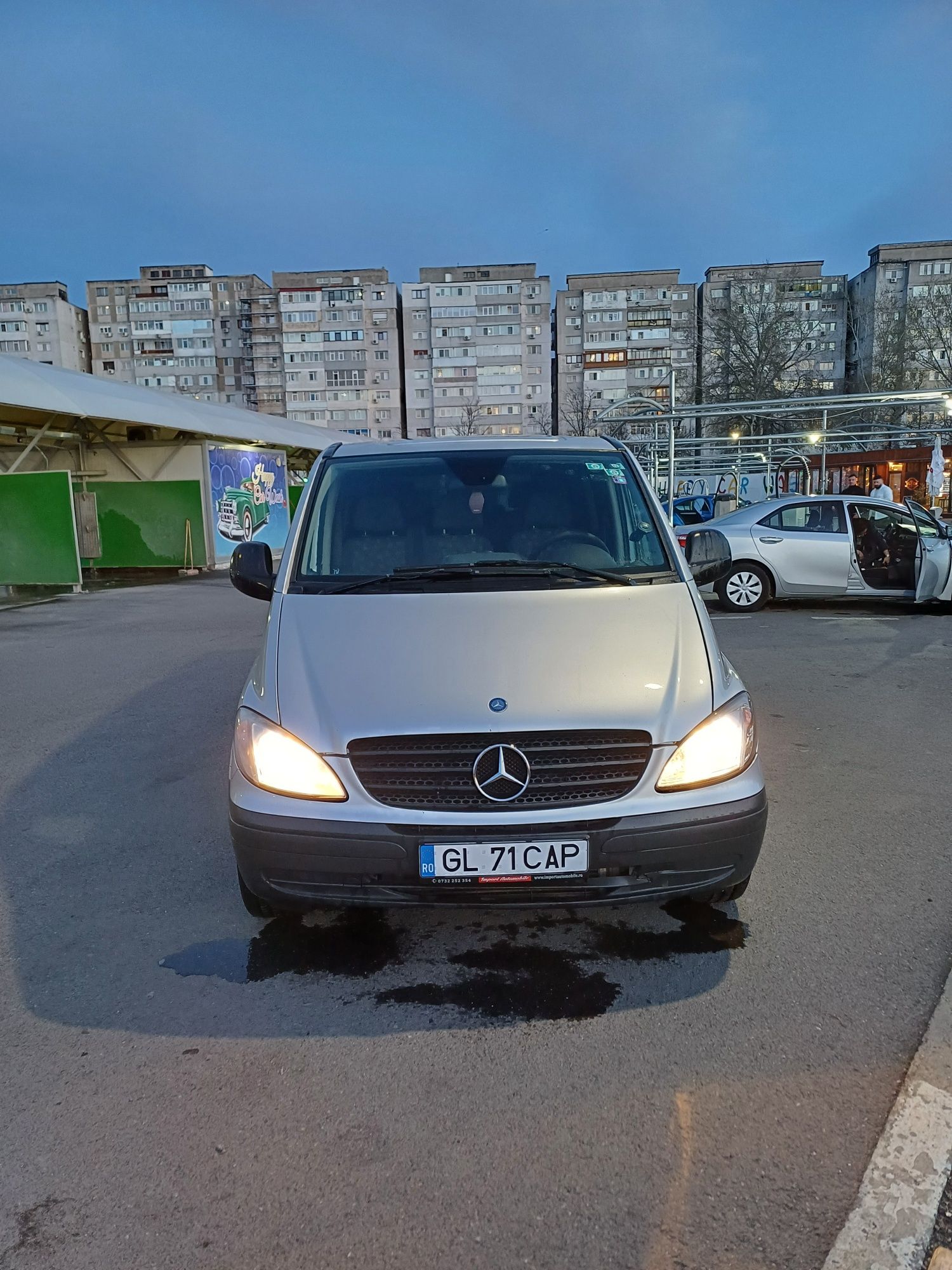 Mercedes Vito 111 , 8+1 locuri , modelul lung , an 2010.