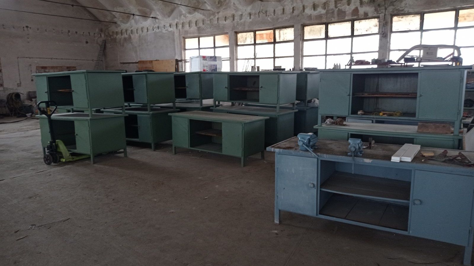 Тезгях, работна маса