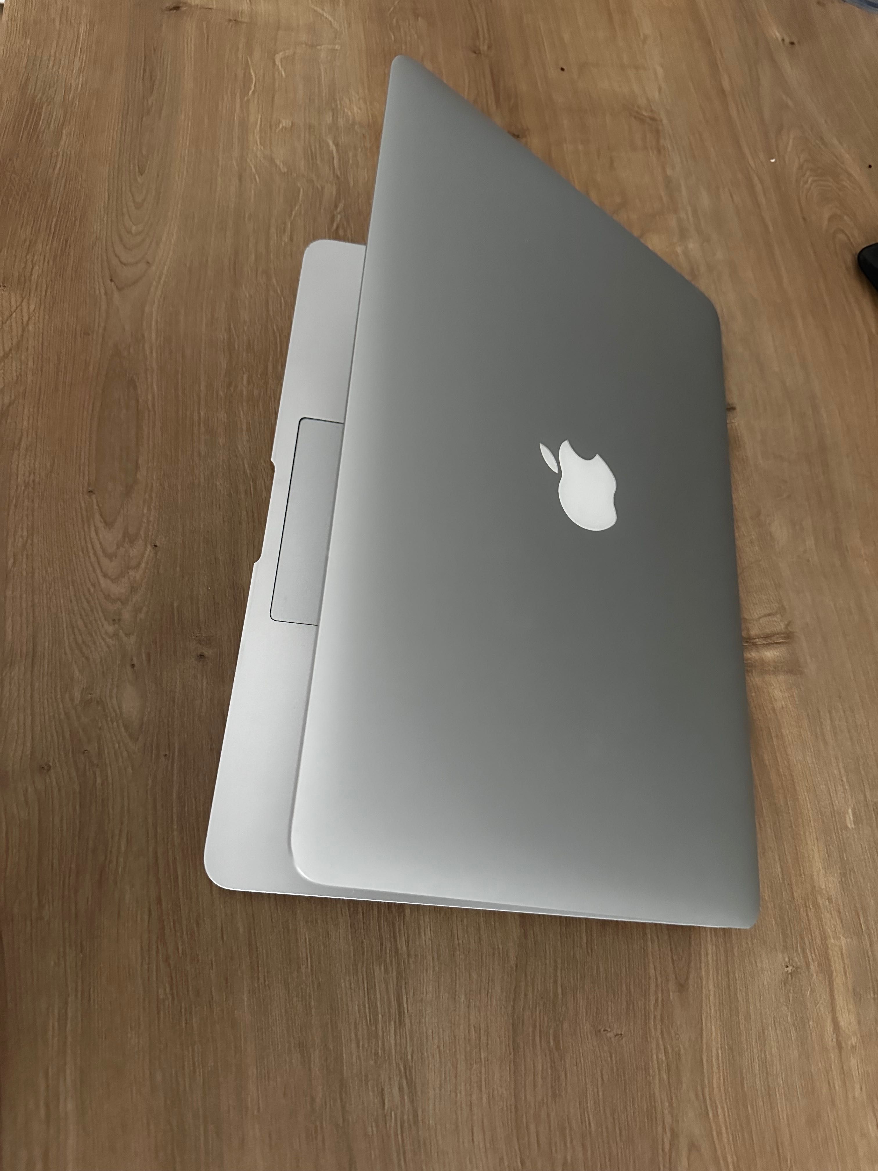 Macbook Air 13 inch, 2017, 128GB, i5