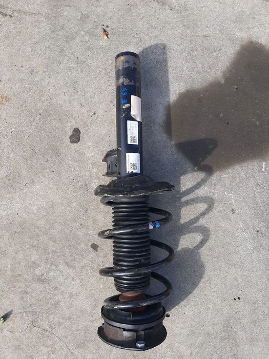 Amortizor cu arc dreapta fata audi a3 8y vw passat b8 5wa412022kb
