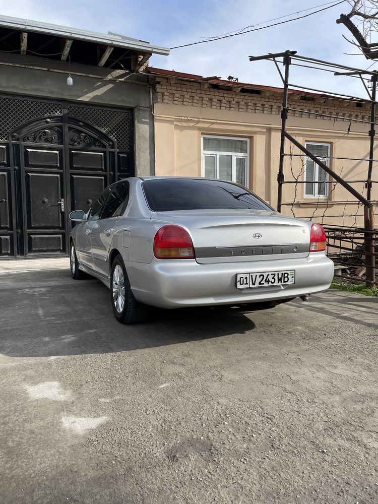 Hyundai sonata ef