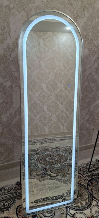 Oyna led chiroqliy sotiladi