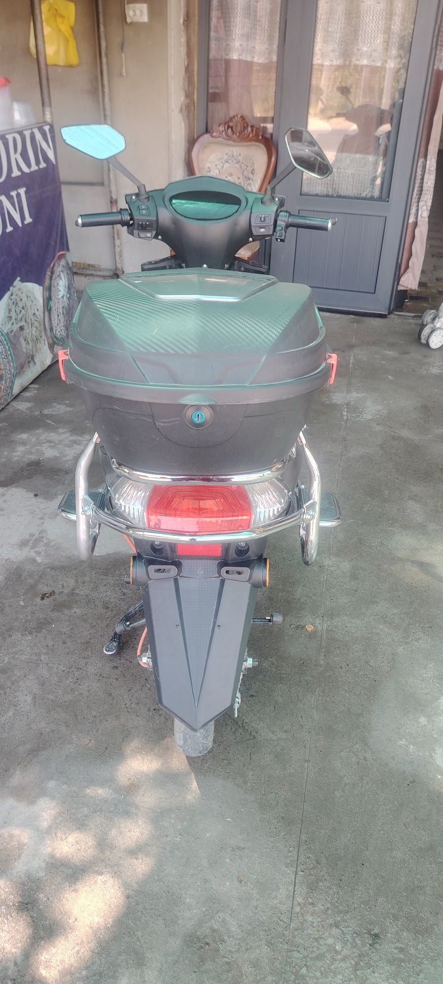 Elektro skuter ideal holatda
