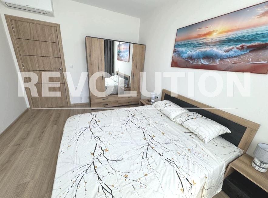 Дава се под наем Двустаен апартамент в Варна, Чайка - 66 кв.м за 800 € - Снимка #2