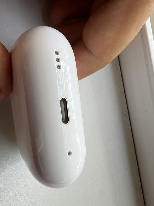 Casti APPLE AIRPODS PRO 2 cu carcasa incarcare  megasafe