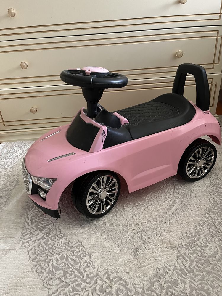 Розовая машинка для девочки