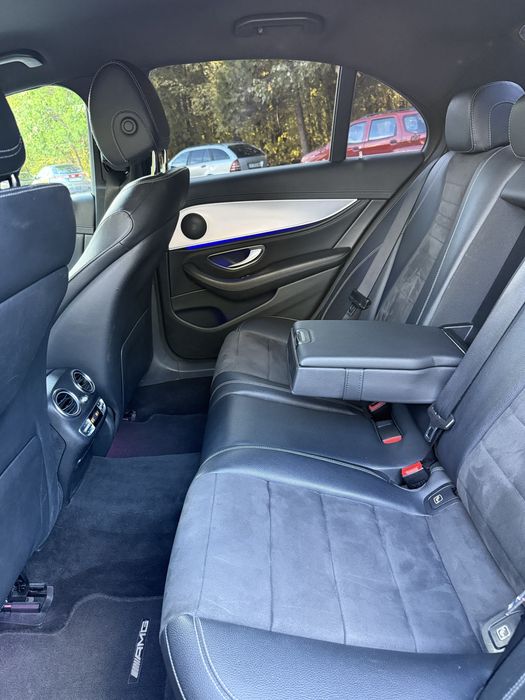 Mercedes-benz E220 9G/AMG Packet/Digital/Head up/Keyless go/Distronic