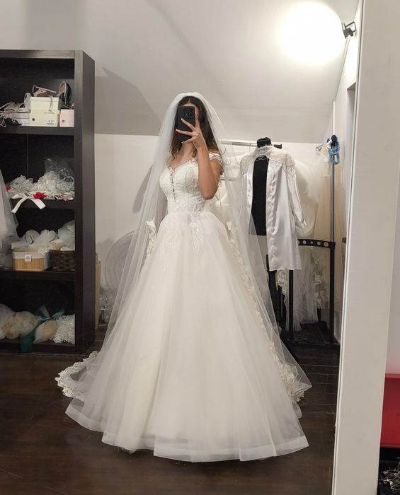 Se vinde rochie de mireasă superbă, model tip prințesă! 
Mărime