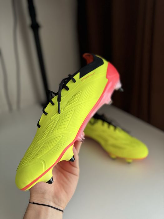 Ghete fotbal Adidas Predator ELITE
