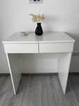 Masuta de machiaj Ikea