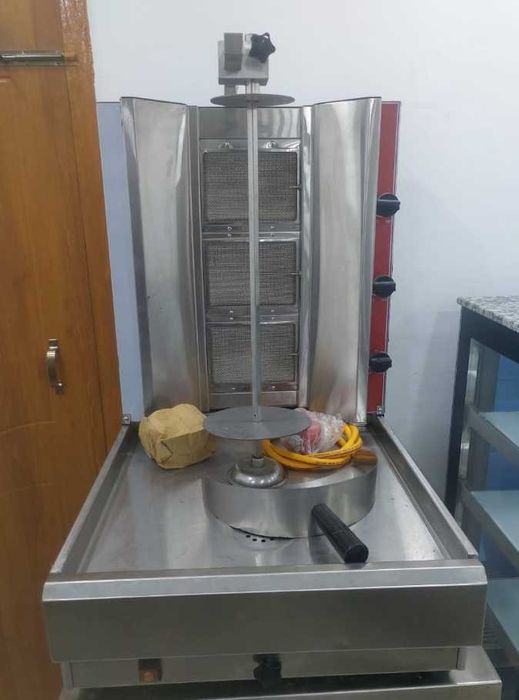 aparat,rotisor shaorma pe gaz cu 3 ,4,5 arzatoare NOU