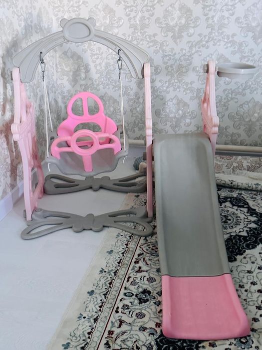Качели и эспендер для воды