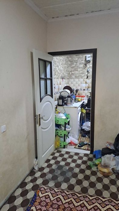 Продается 1 комнат. 1 этаж. Чиланзар-25 Квартал. Общежитие.