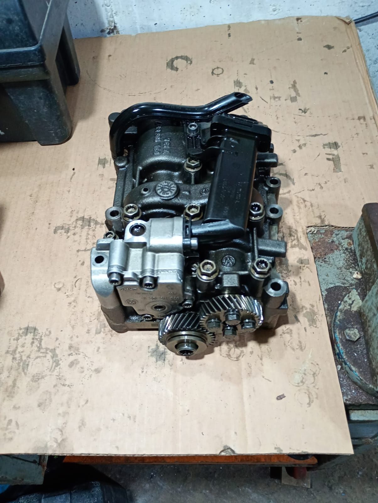 Pompa ulei passat b6 2.0 tdi