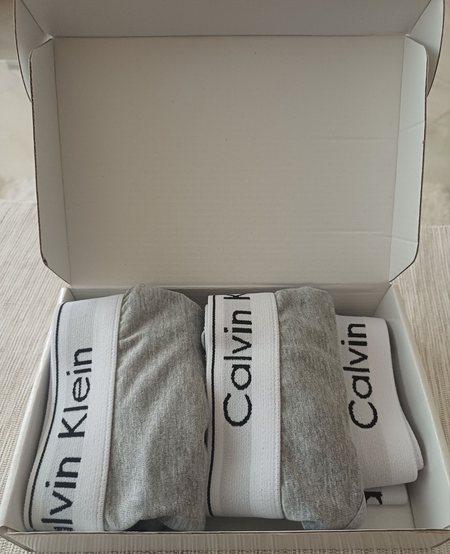 Calvin Klein"Бельо -S"