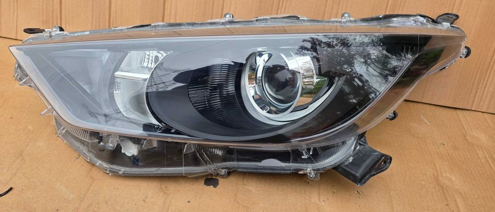 Far stanga Toyota Yaris 2020 2021 / 2022 2023