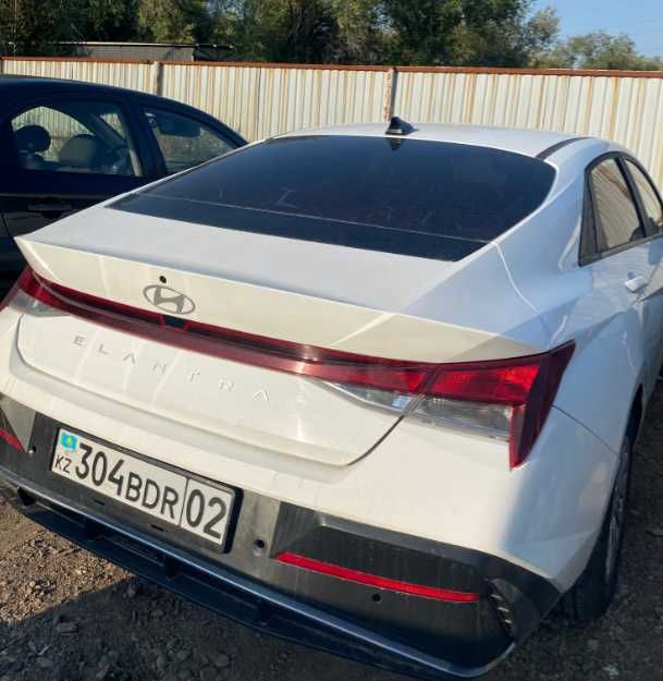 Elantra по акции — 15 000 тг/сутки, комфортное вождение