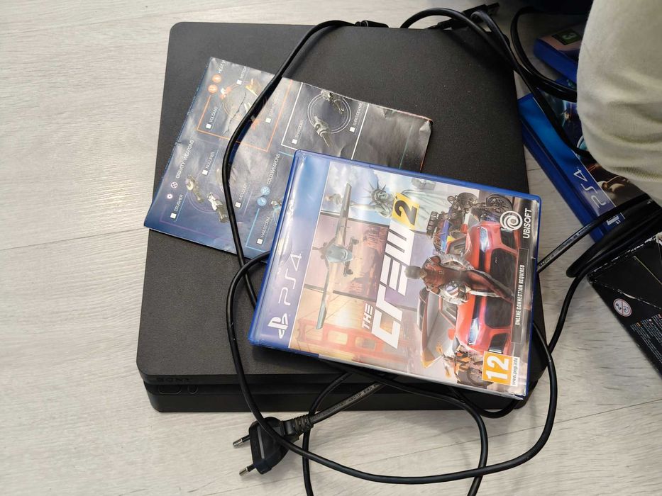 Vand PS4 si Nintendo Switch. Contin jocuri