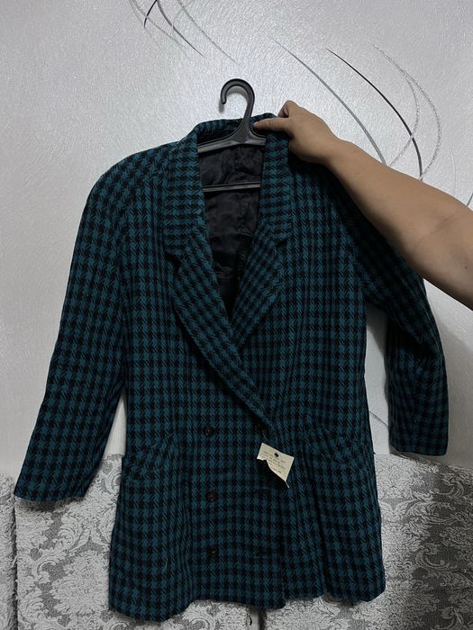 Костюм с юбкой женская 44-46 р