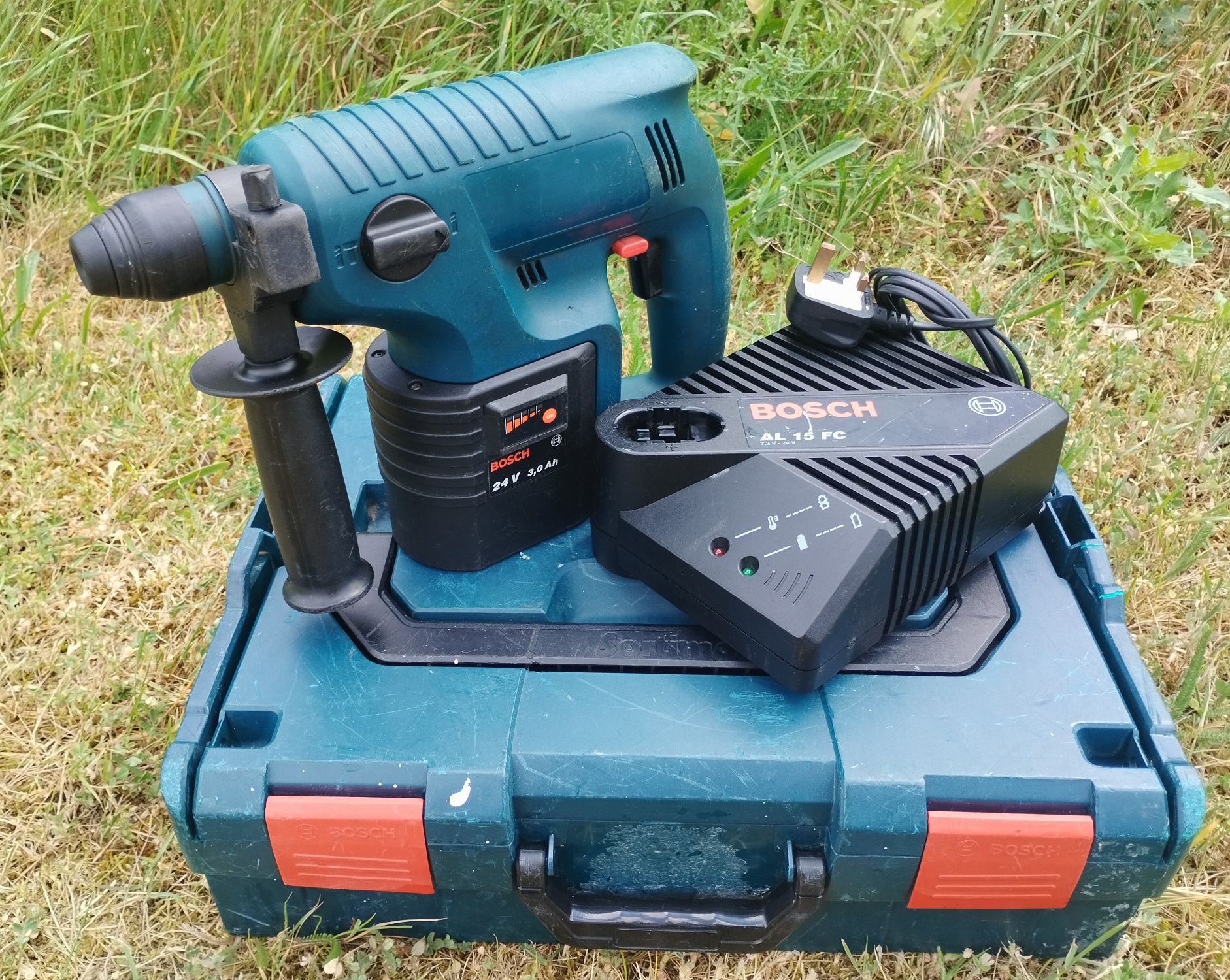 Професионален Перфоратор BoschHammer 24v SDS (Синята Версия)
