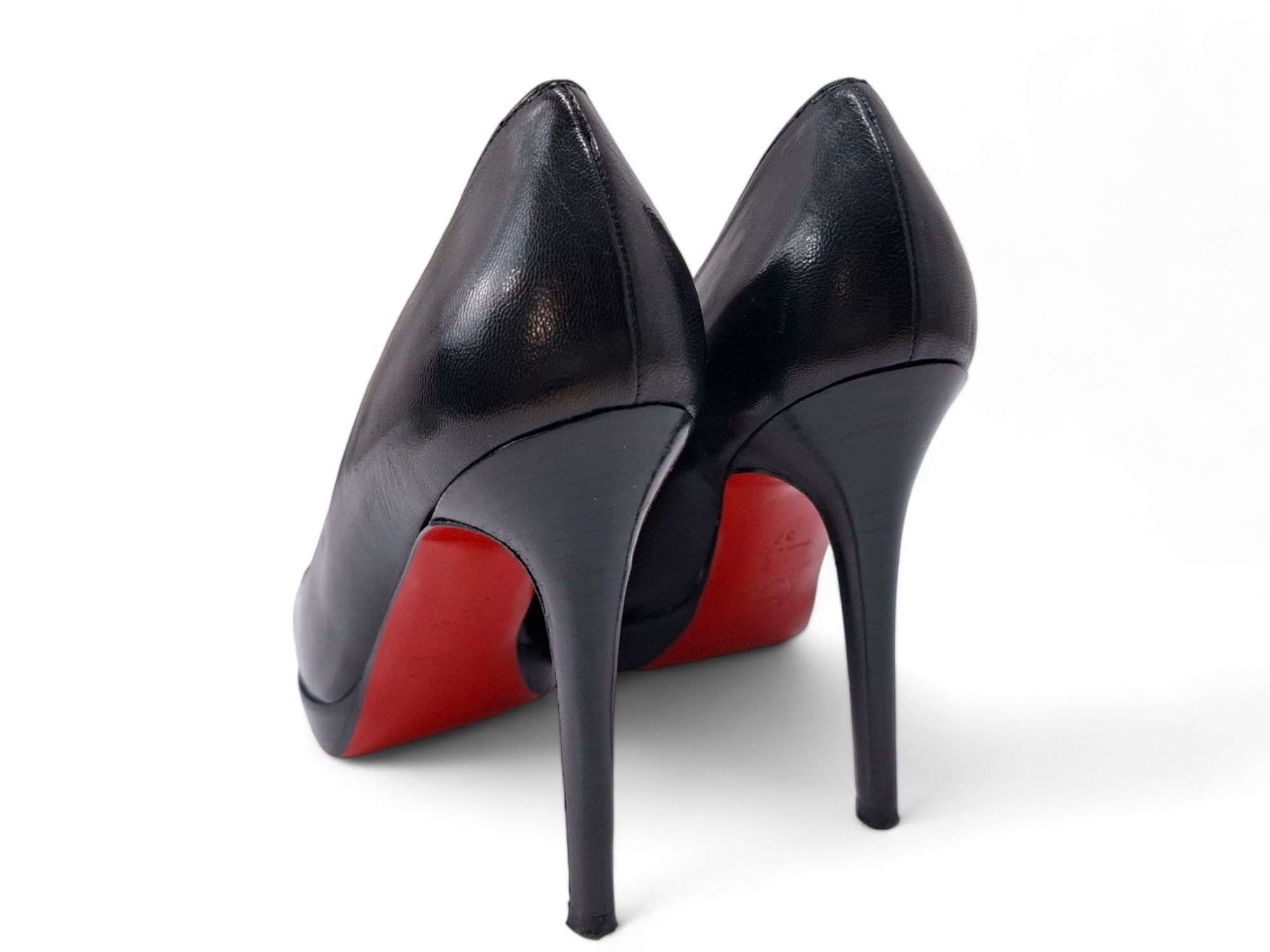 Christian Louboutin Токчета New Simple Pump 37, със сертификат