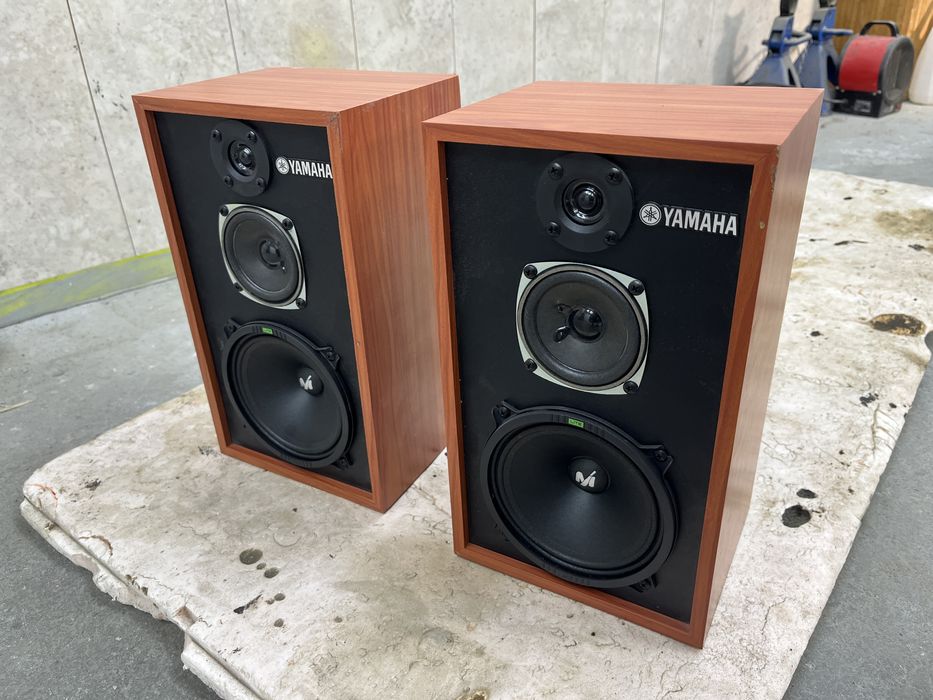 Колонки полочные Yamaha звук чистый пассивные без усилителя