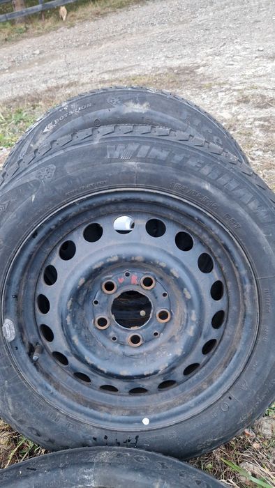 Cauciucuri iarnă pe jante de otel R 15