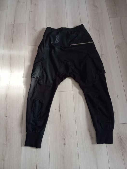 Vând pantaloni vagabond
