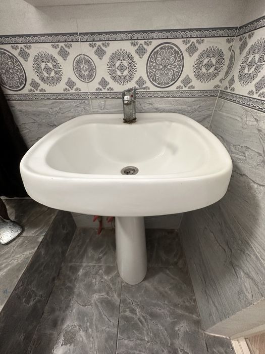 Раковину в хорошем состоянии