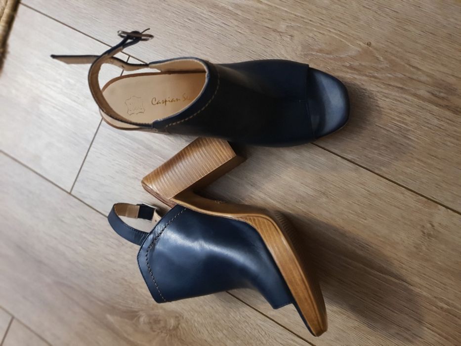 Vând încălțăminte dama