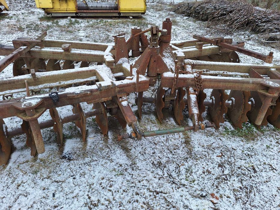 Vând diisc greu 3 tone stare bună de funcționare.