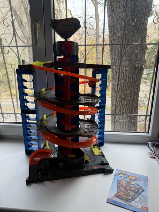 Трек Hot Wheels б/у, в отличном состоянии