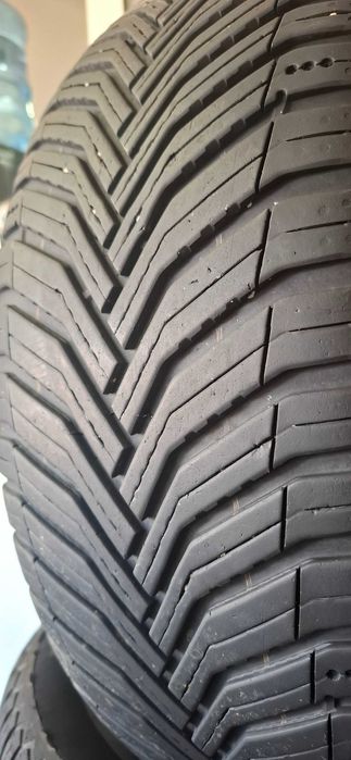 4бр. 215/50/17 Michelin 6mm грайфер, дот 23г.Безплатен монтаж