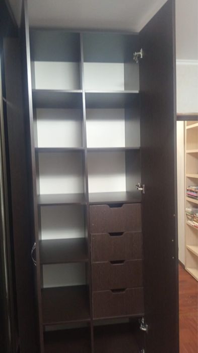 Продается шкаф-купе в спальню*