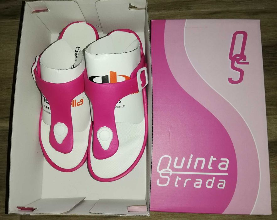 Papuci noi cu etichetă