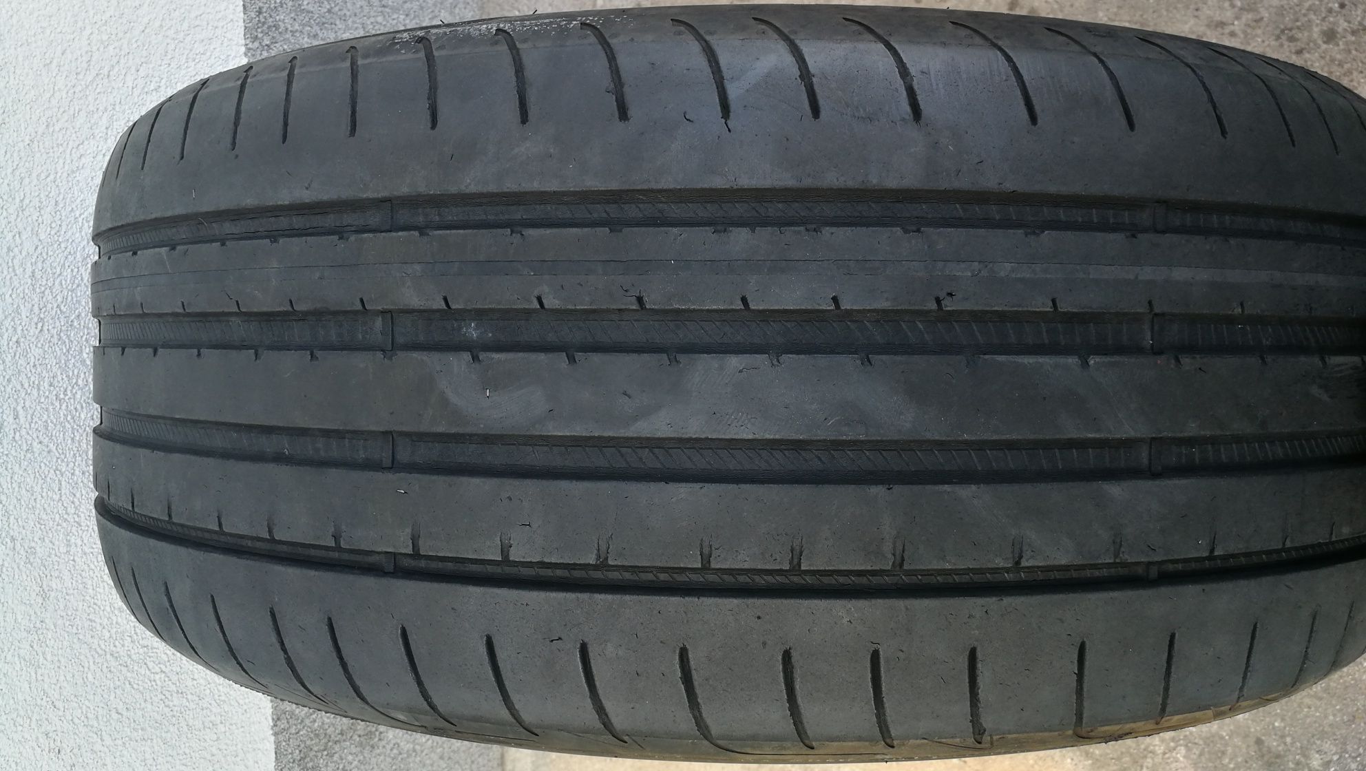 Kumho ECSTA PS71 245/45R19 / Goodyear Eagle  F1 Asymmetric 3 245/45R19