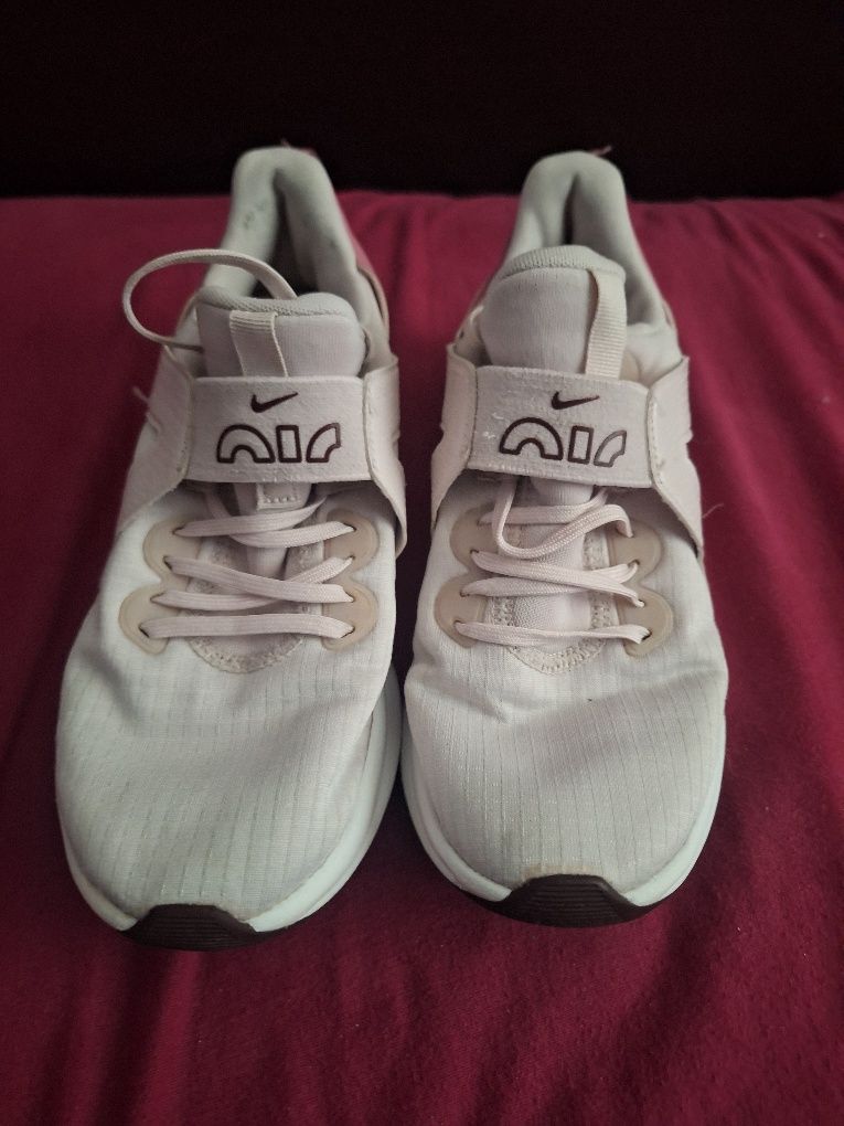 Дамски маратонки Nike