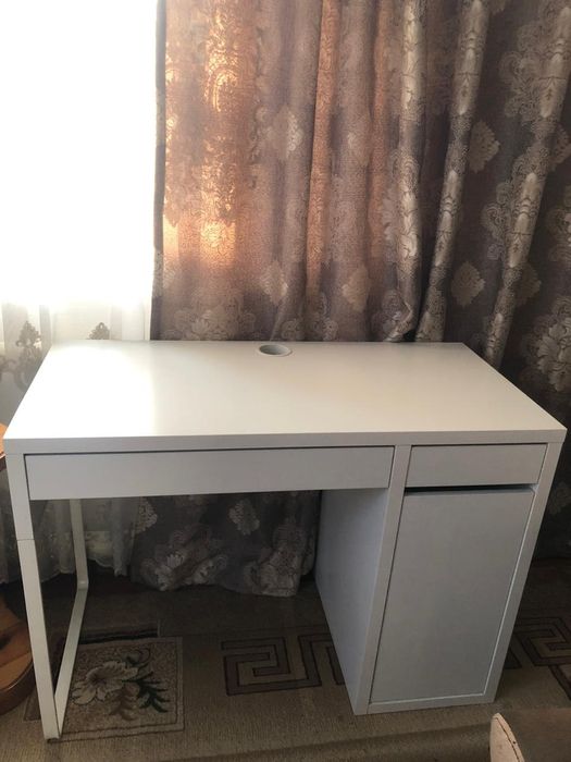 Стол письменный IKEA Микке 105x50x75 см, белый