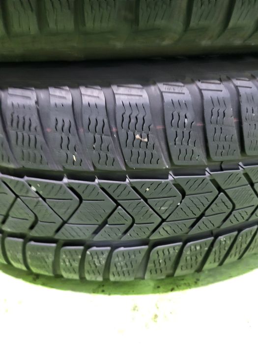 2 бр зимни 225/55/17 Pirelli