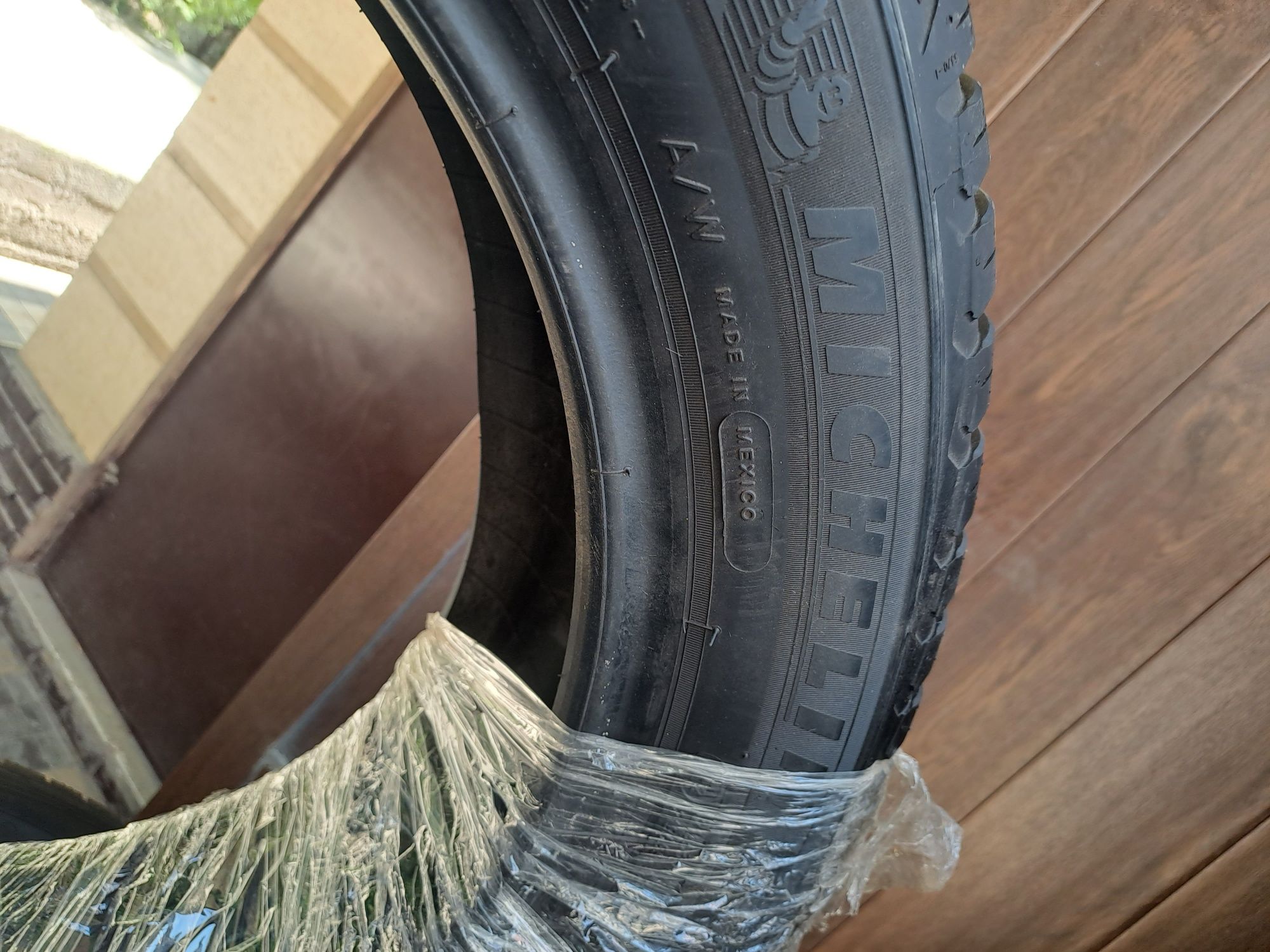 Michelin 215/55R17 holati a'lo darajada