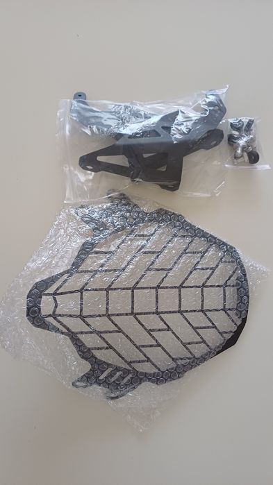 Protectie / grila far Suzuki VStrom 2017-2025