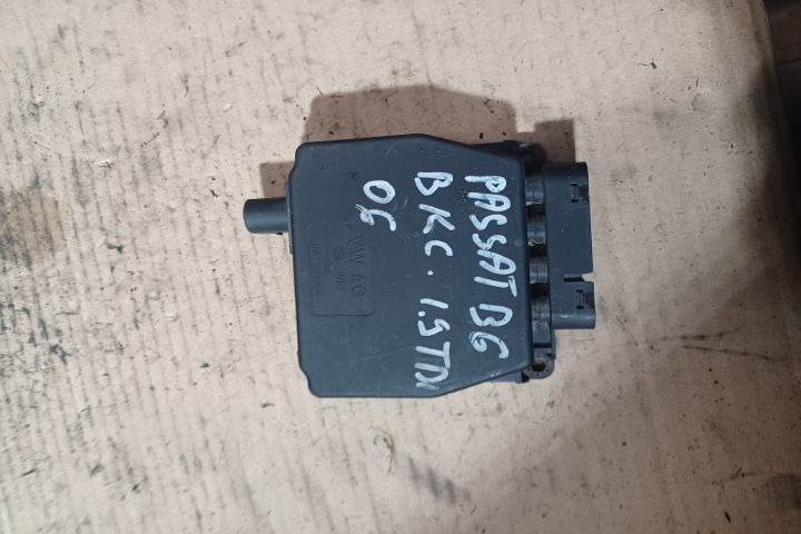 MODUL VACUUM Volkswagen VW Passat B6  [din 2005 pana  2010] wagon 5-usi 1.9 TDI MT (105 hp)