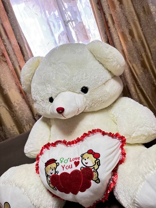 Продаётся мишка белый большой