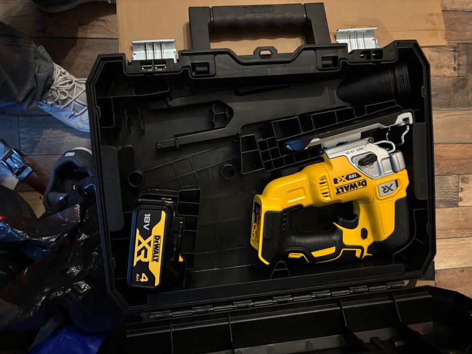 Pendular DeWalt DC334