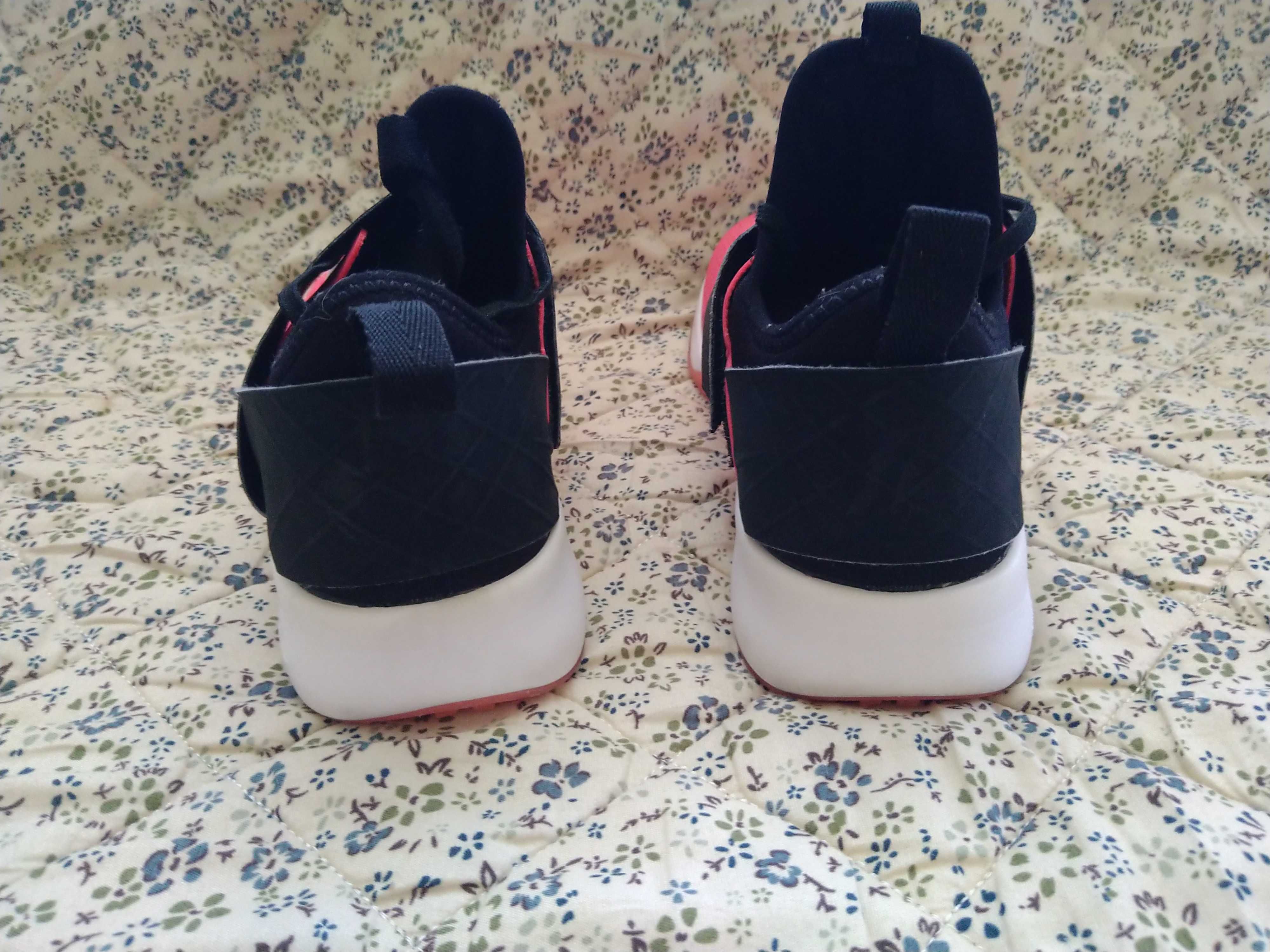NIKE zoom- оригинални маратонки номер 39