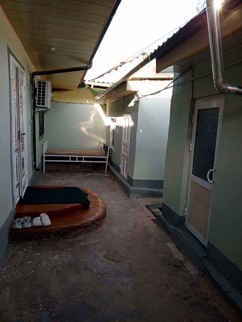 Xovli uy sotiladi