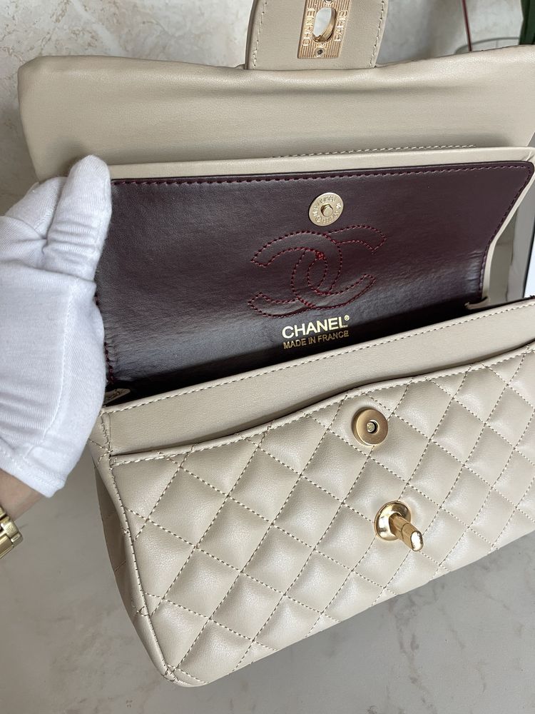 Чанта Chanel classic flap